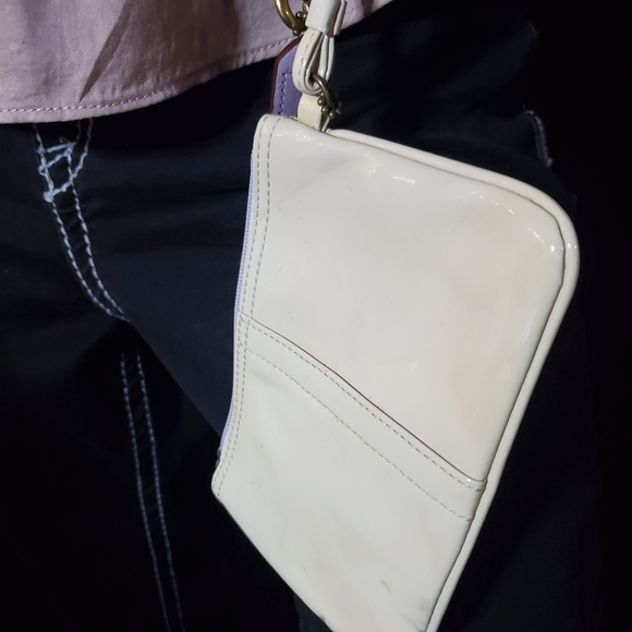 Coach wristlet - Picture 4 of 5